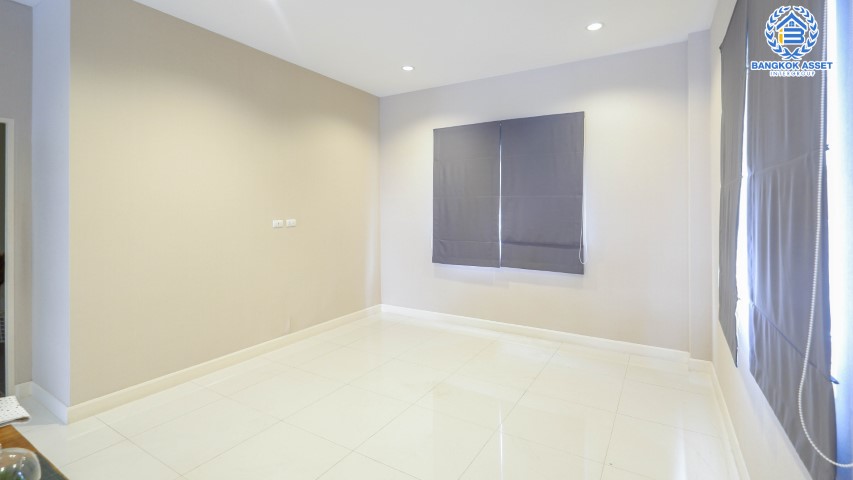 *****บ้านเดี่ยวมือสองย่านนนทบุรี ม.ธารา ราชพฤกษ์-ปิ่นเกล้า เนื้อที่กว้างขวางมากถึง 56.20 ตร.ว. ฟังก์ชัน 3 ห้องนอน 3 ห้องน้ำ ที่จอดรถ 2 คัน สภาพสวย พร้อมเข้าอยู่ บนทำเลแห่งการเดินทาง ใกล้รถไฟฟ้าสายสีแดงอ่อน "สถานีบางซื่อ-ตลิ่งชัน" และทางด่วน "ศรีรัช-วงแหวนรอบนอก"